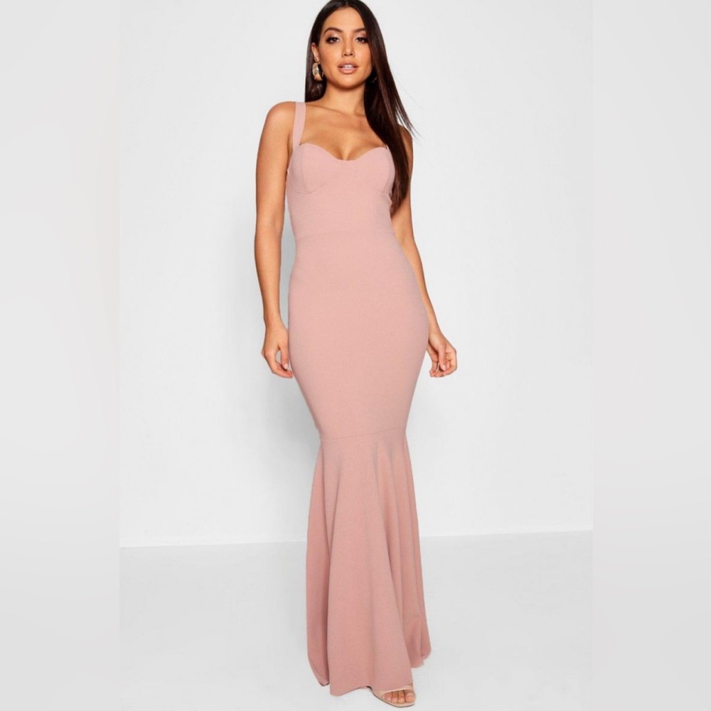 Boohoo - 8(M) - NWT - blush - Fitted fishtail maxi bridesmaid dress